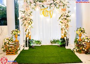 Bàn Gallery  Backdrop Hoa Lụa  Hồng Đính  Gổ  